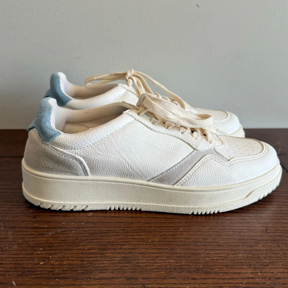 Steve Madden Phipps white and Blue Sneakers‎
